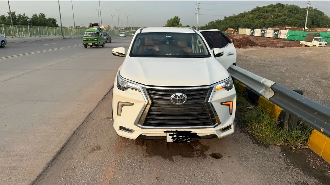 Toyota Fortuner V 2017