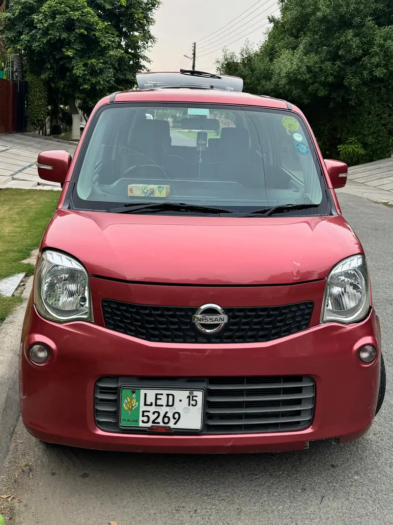 Nissan Moco 2012