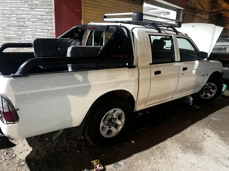 Mitsubishi L200 2003