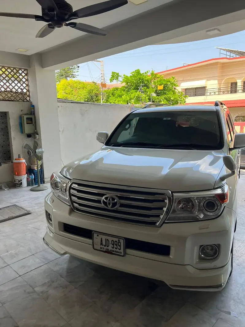 Toyota Land Cruiser 2011