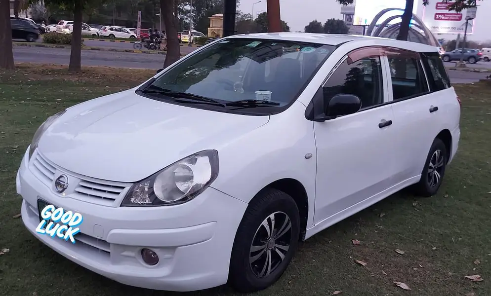 Nissan AD Van 2014