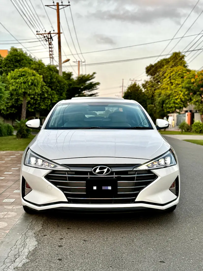 Hyundai Elantra 2022