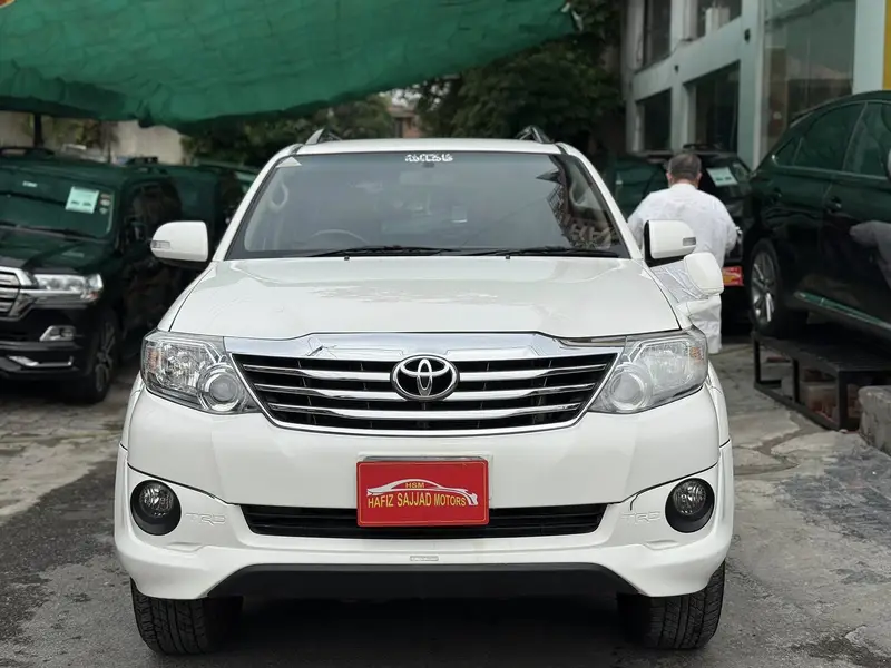 Toyota Fortuner 2015