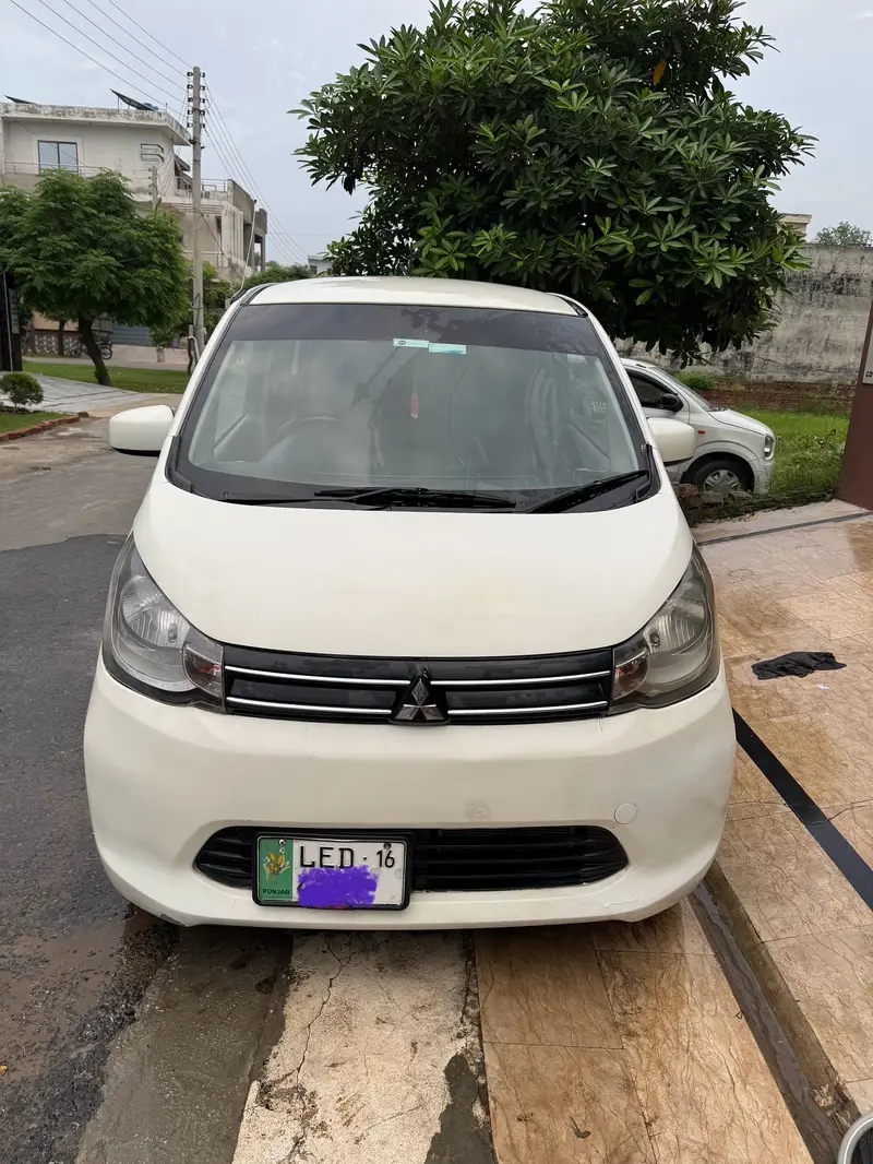 Mitsubishi Ek Wagon 2013