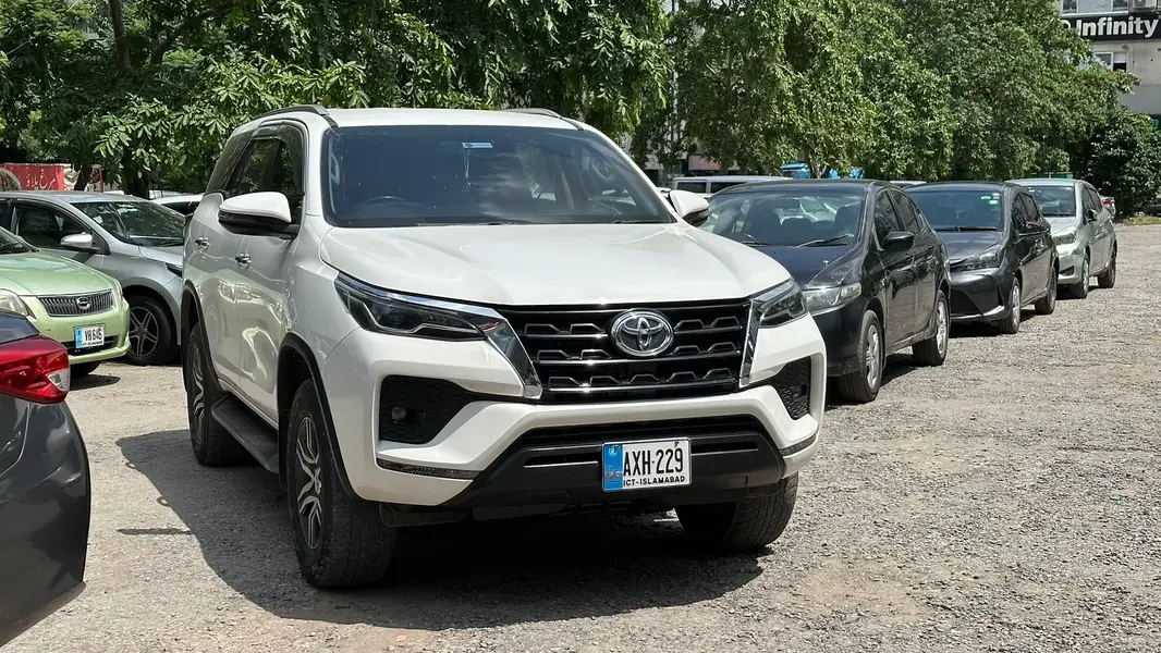 Toyota Fortuner Legender 2022