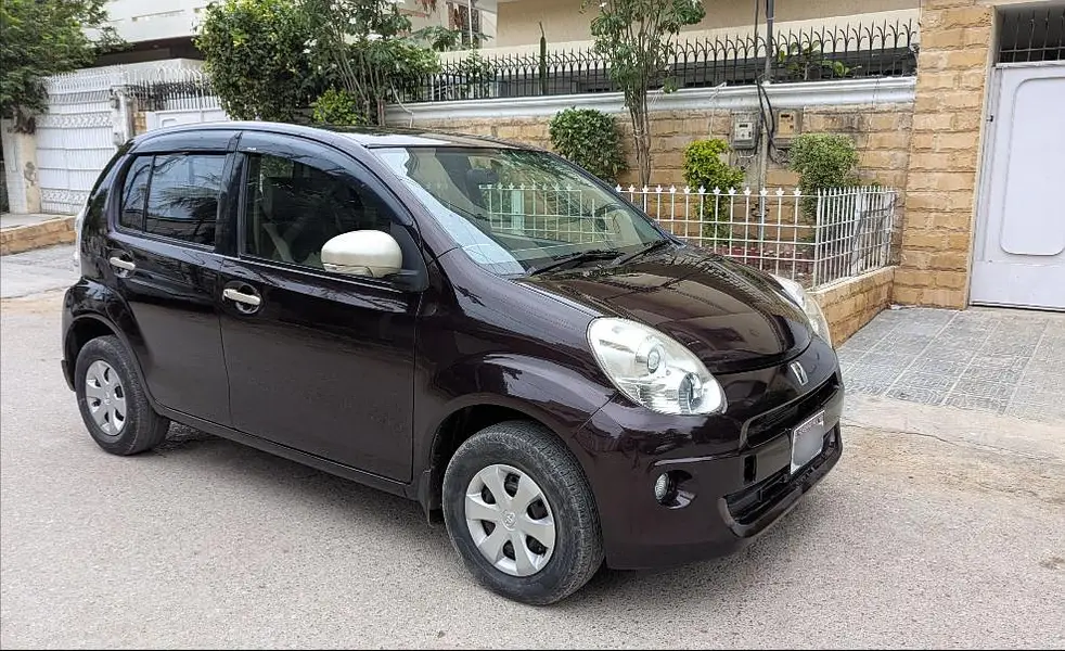 Toyota Passo 2015