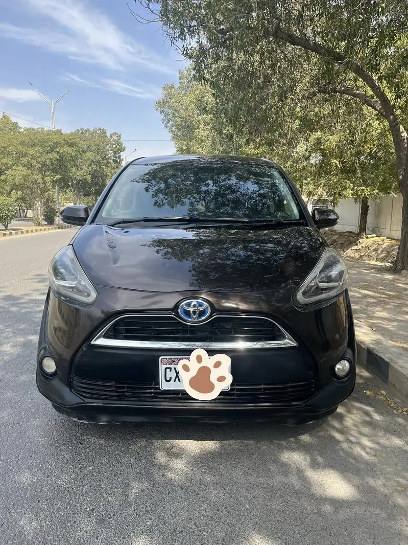 Toyota Sienta 2015