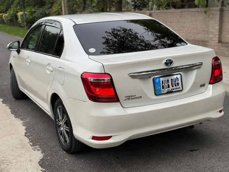 Toyota Corolla Axio 2016