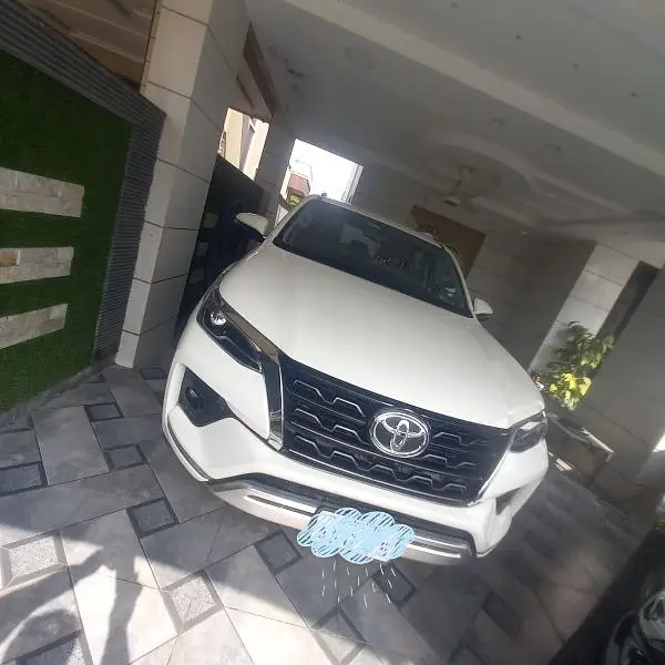 Toyota Fortuner V 2022