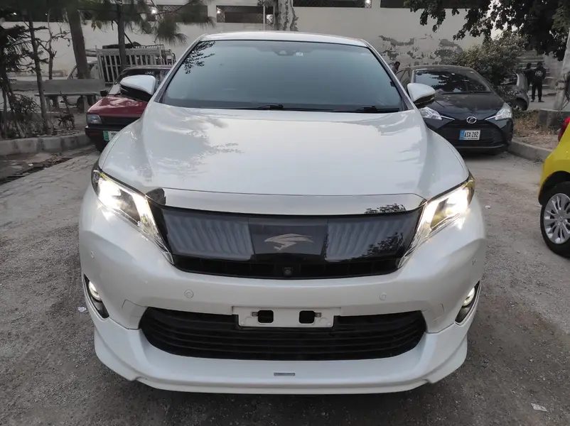 Toyota Harrier 2015