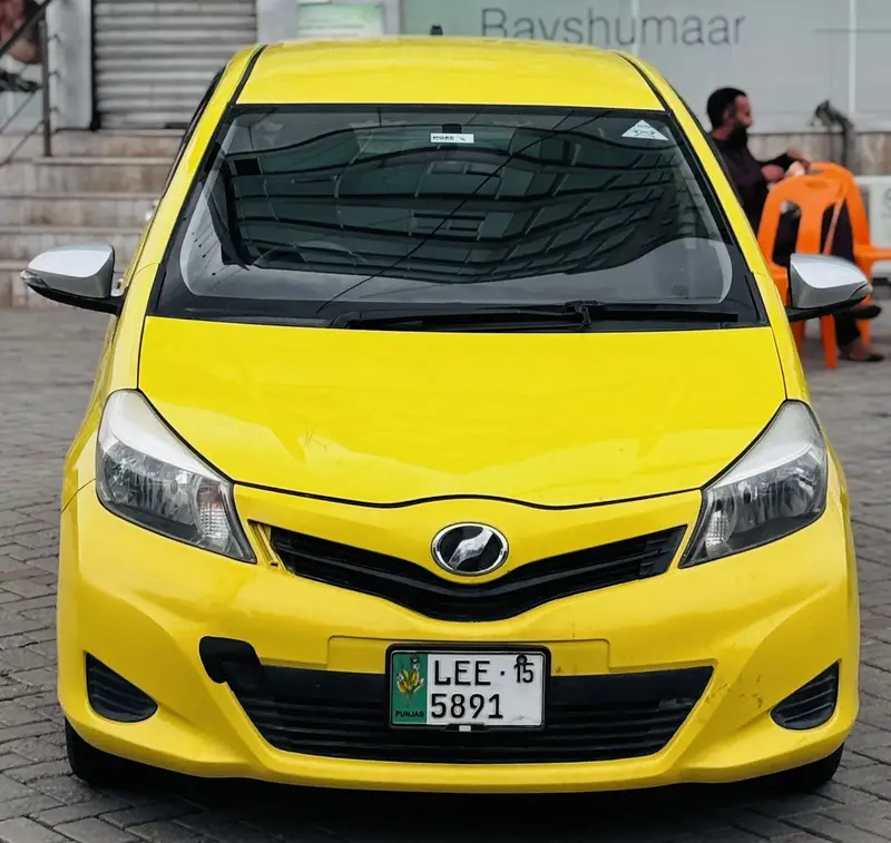 Toyota Vitz 2012