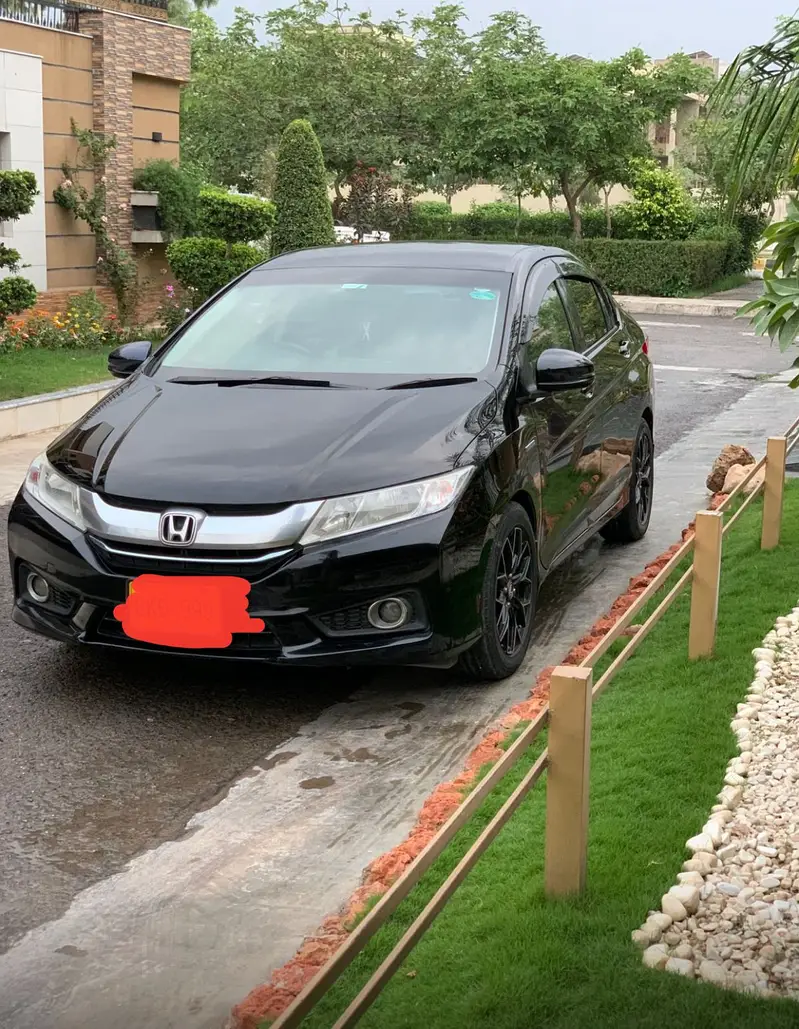 Honda Grace Hybrid 2016