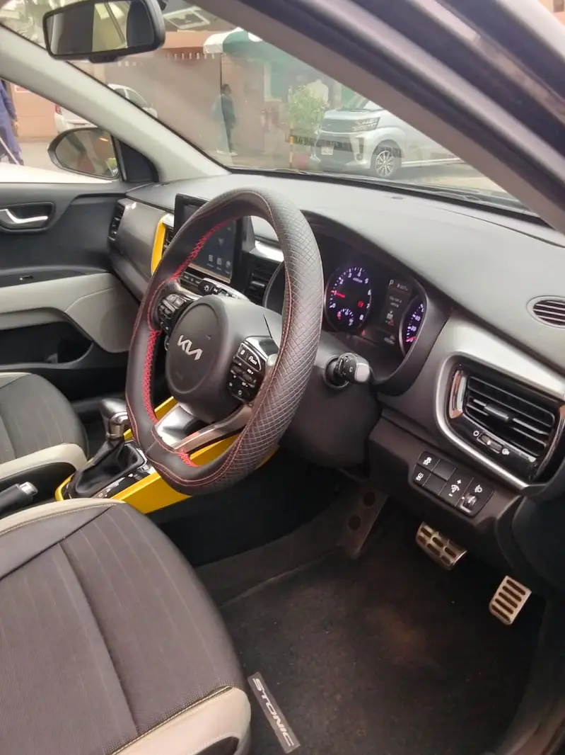 KIA STONIC 2024