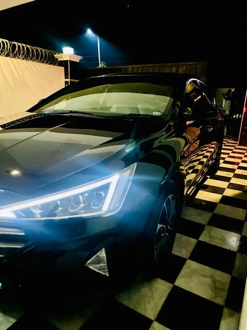 Hyundai Elantra 2022