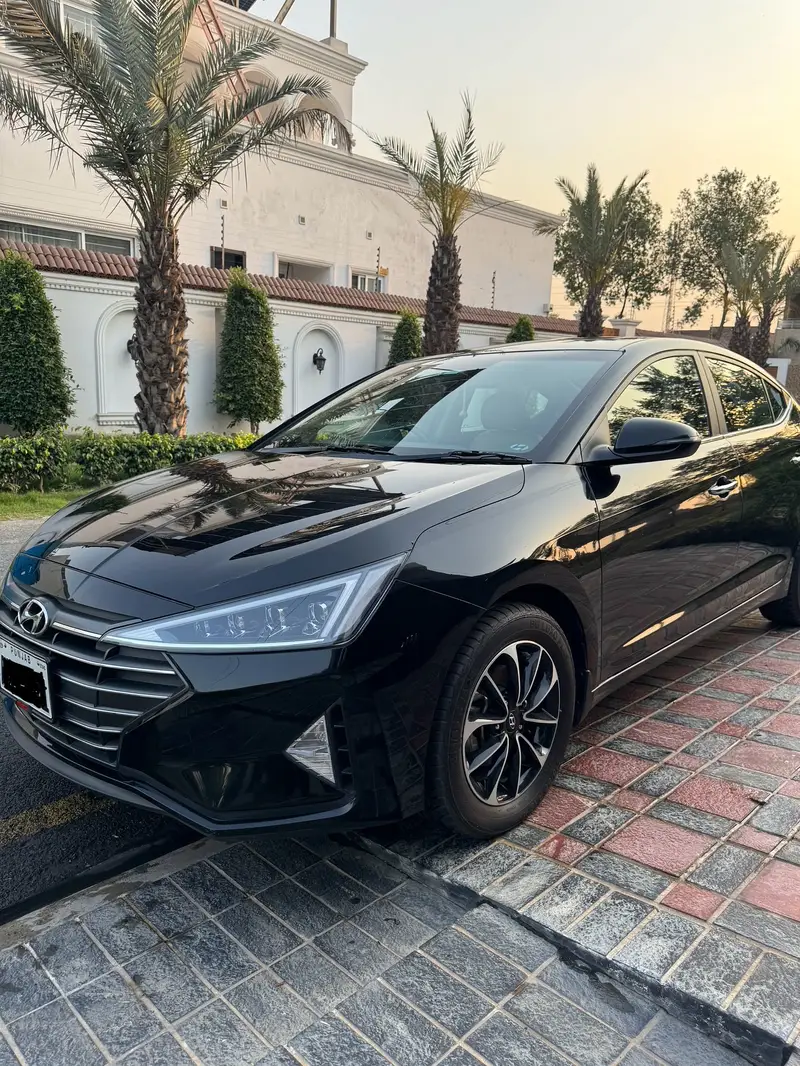 Hyundai Elantra 2022