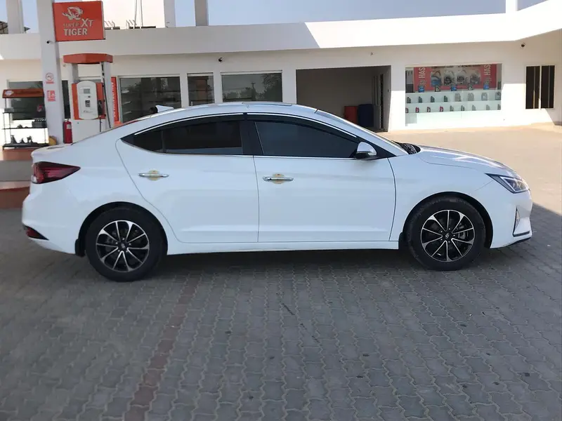 Hyundai Elantra 2022