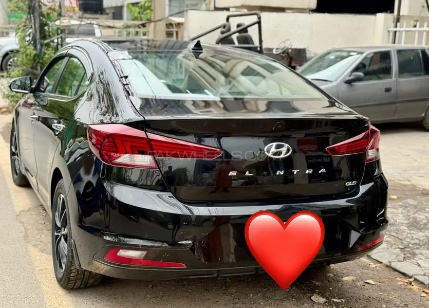 Hyundai Elantra 2022