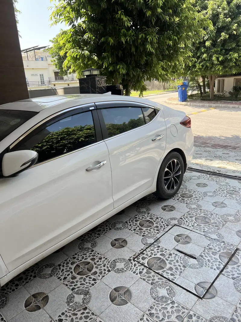 Hyundai Elantra 2021