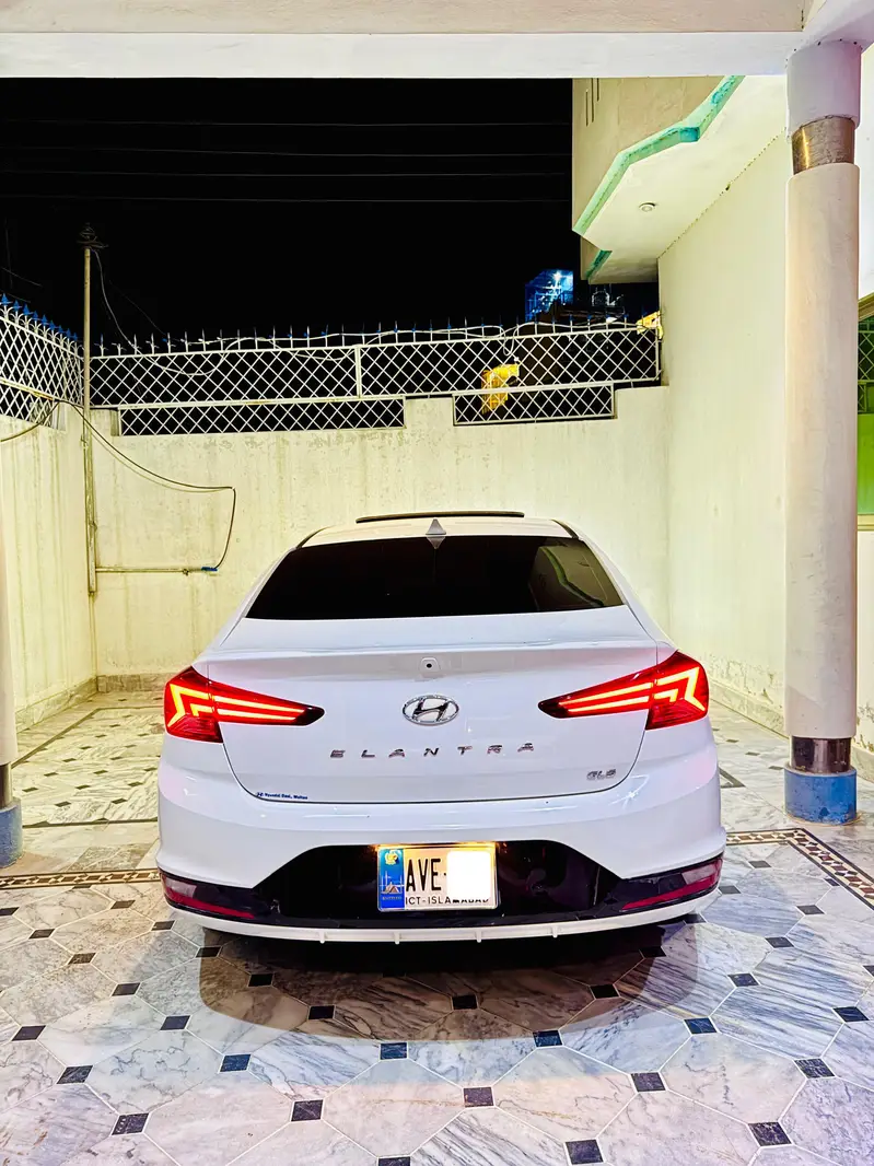 Hyundai Elantra 2021