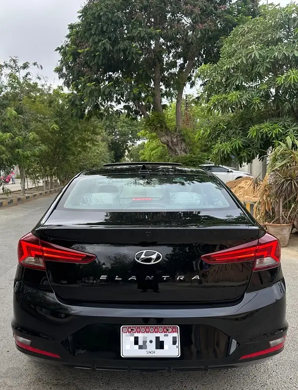 Hyundai Elantra 2022