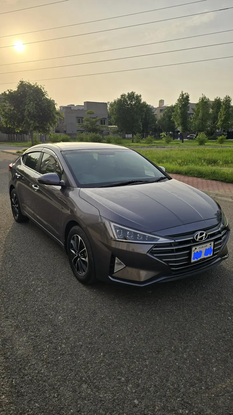 Hyundai Elantra 2024