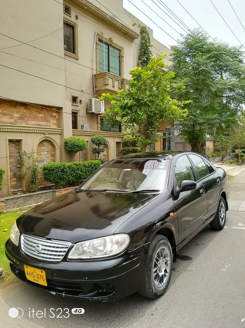 Nissan Sunny 2005