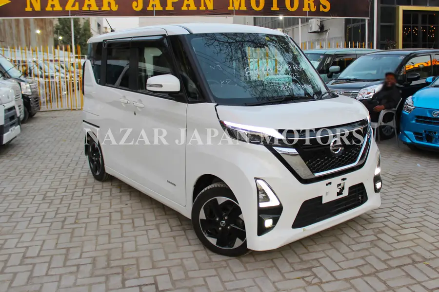 Nissan Roox 2022