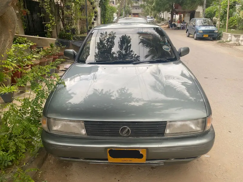Nissan Sunny 1990
