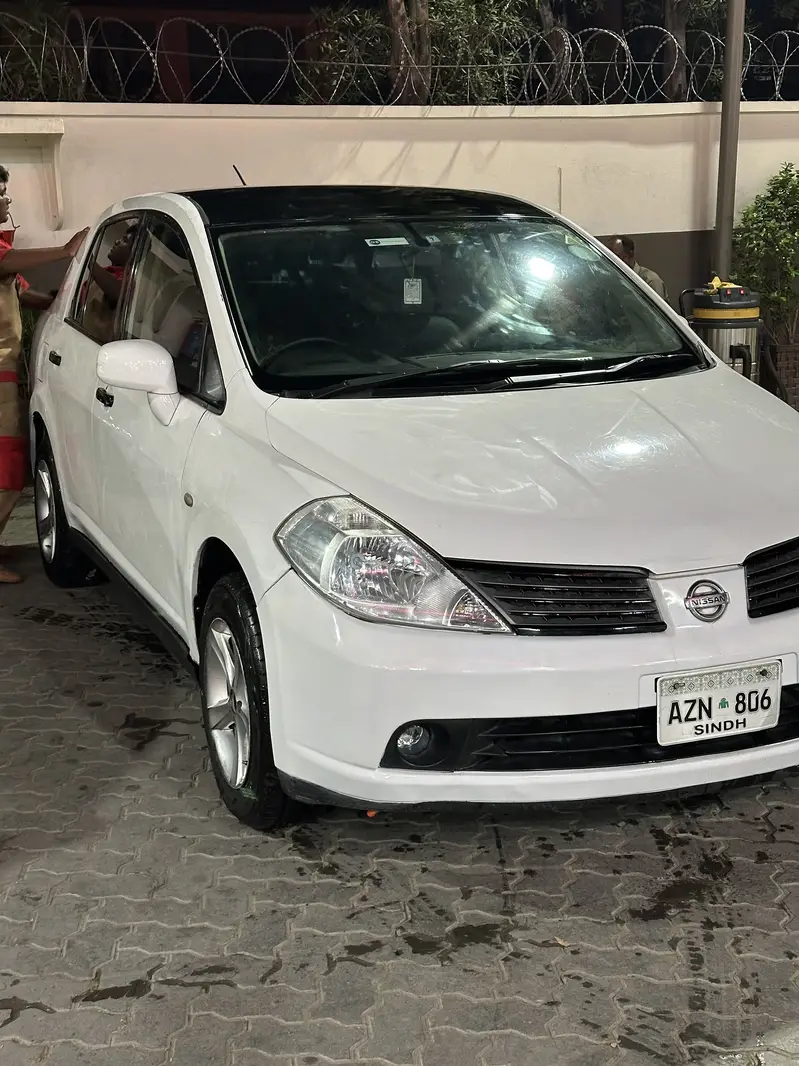 Nissan Tiida 2007