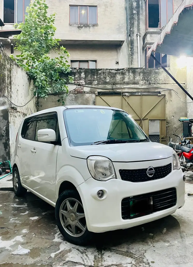 Nissan Moco 2013