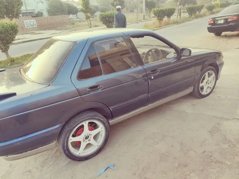 Nissan Sunny 1990
