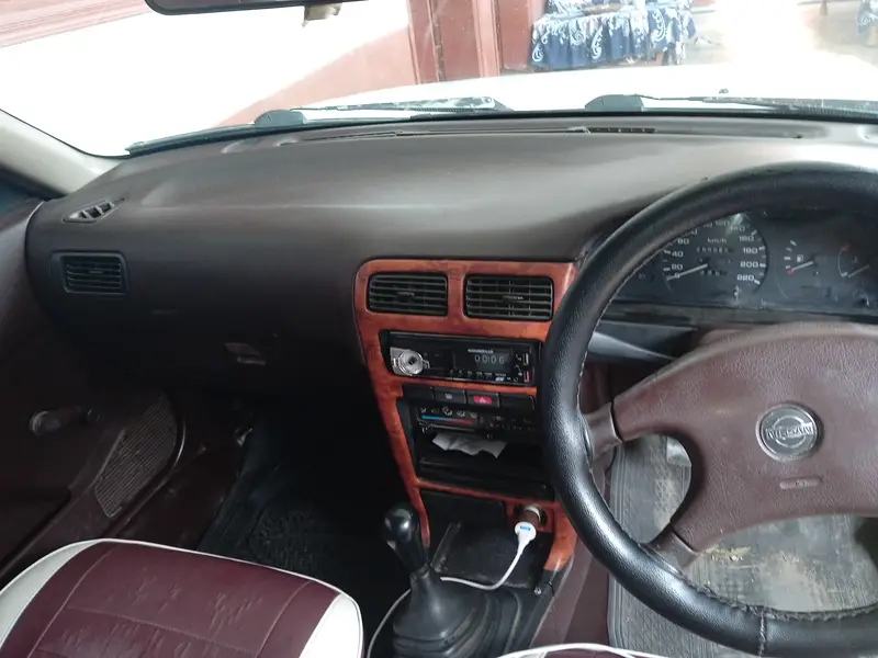 Nissan Sunny 1992