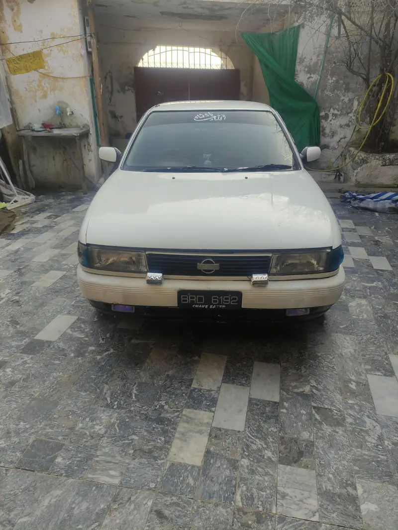 Nissan Sunny 1992