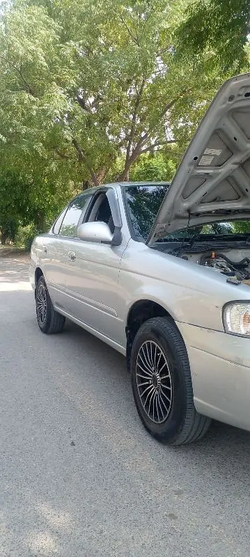 Nissan Sunny 2004