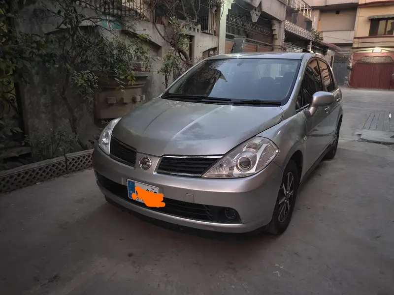 Nissan Tiida 2013