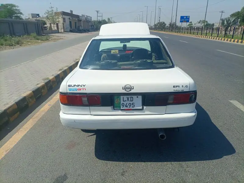 Nissan Sunny 1998