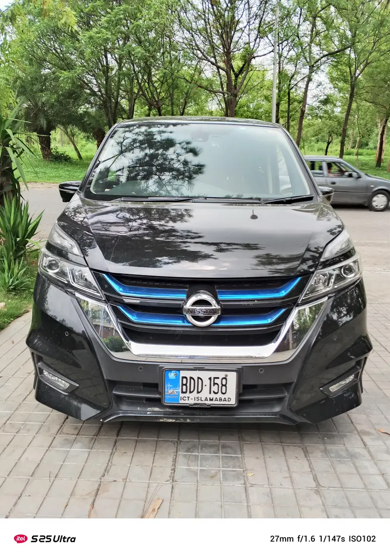 Nissan Serena 2018