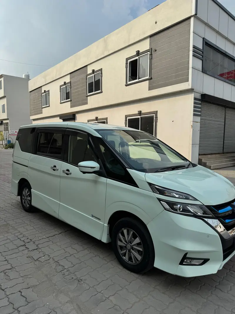 Nissan Serena 2024
