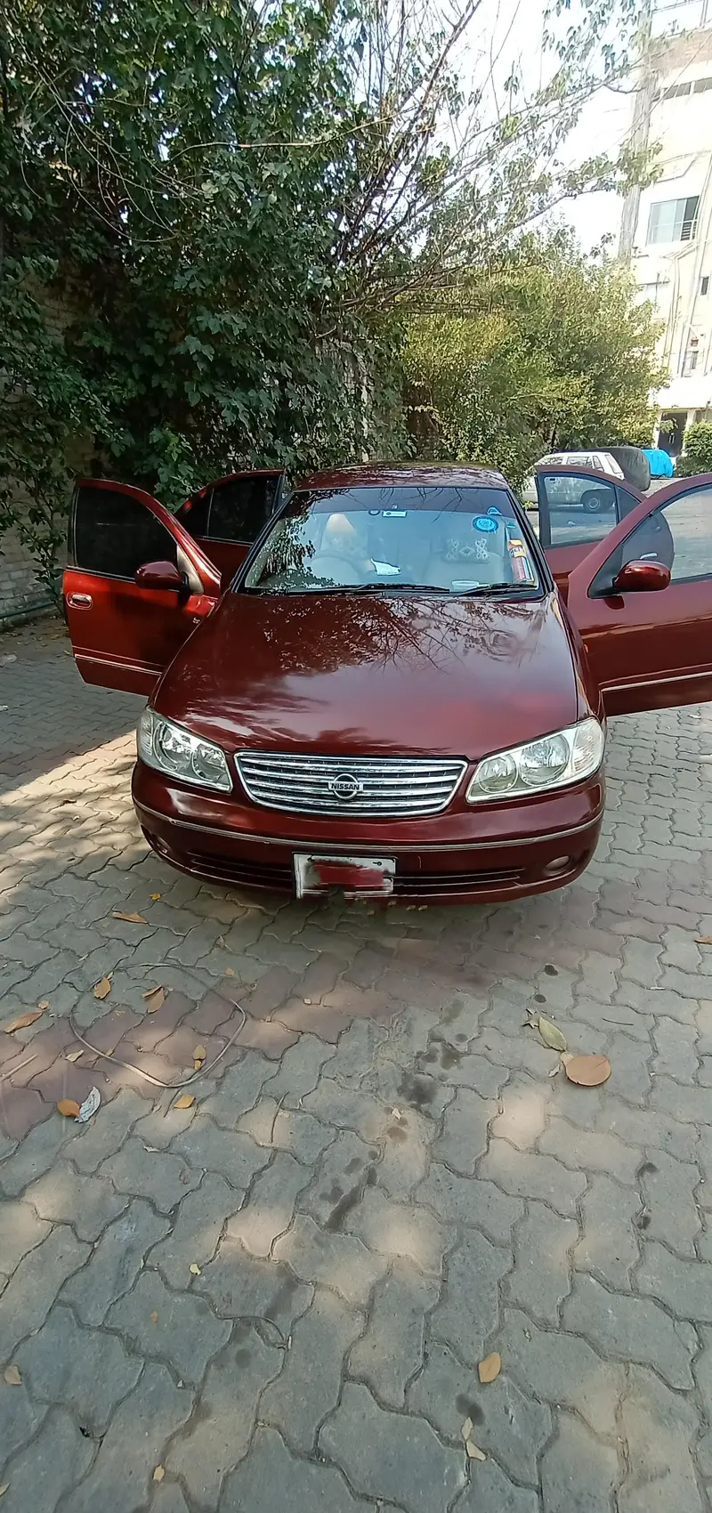 Nissan Sunny 2010