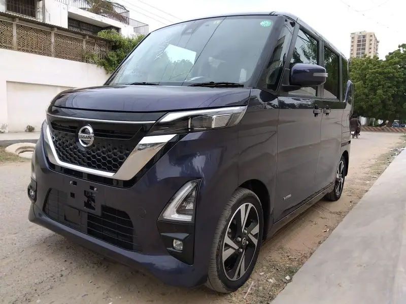 Nissan Roox 2023
