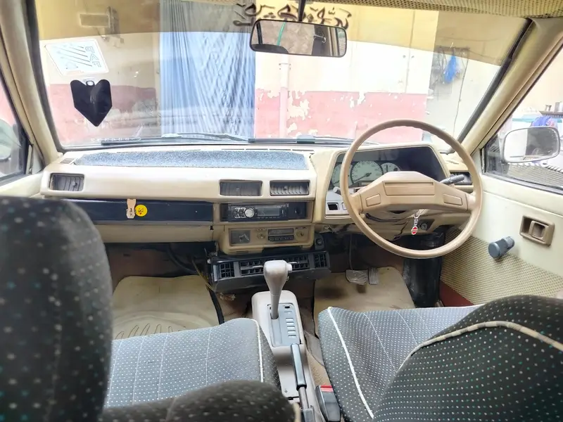 Nissan Sunny 1985
