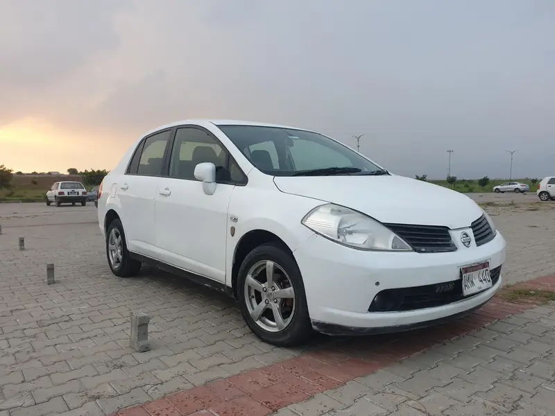 Nissan Tiida 2007