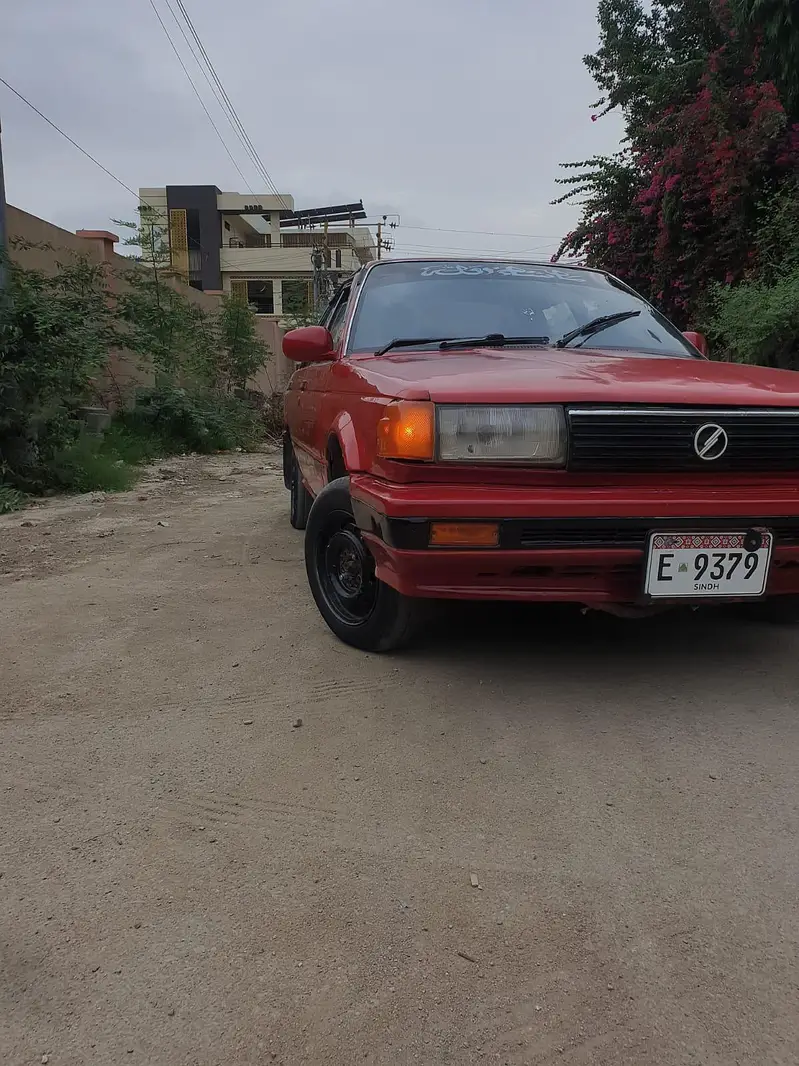 Nissan Sunny 1990