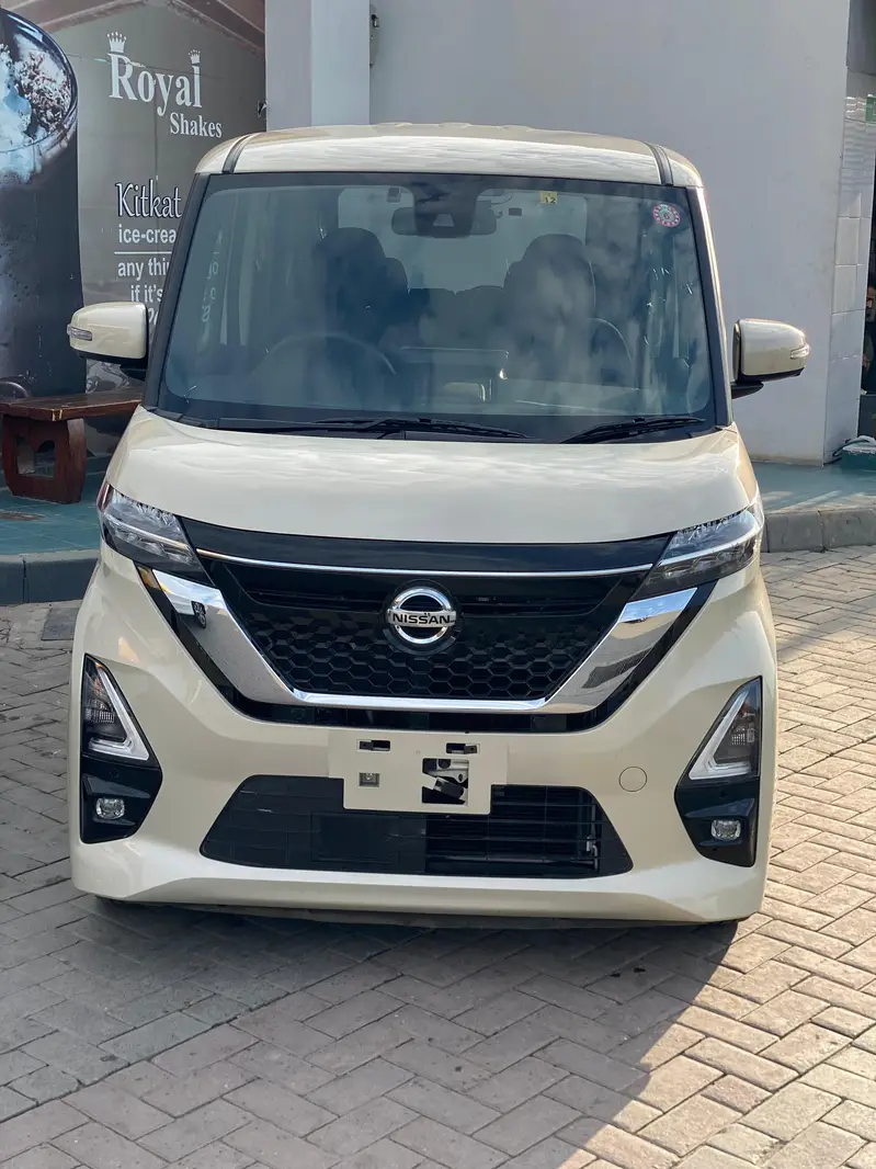 Nissan Roox 2022