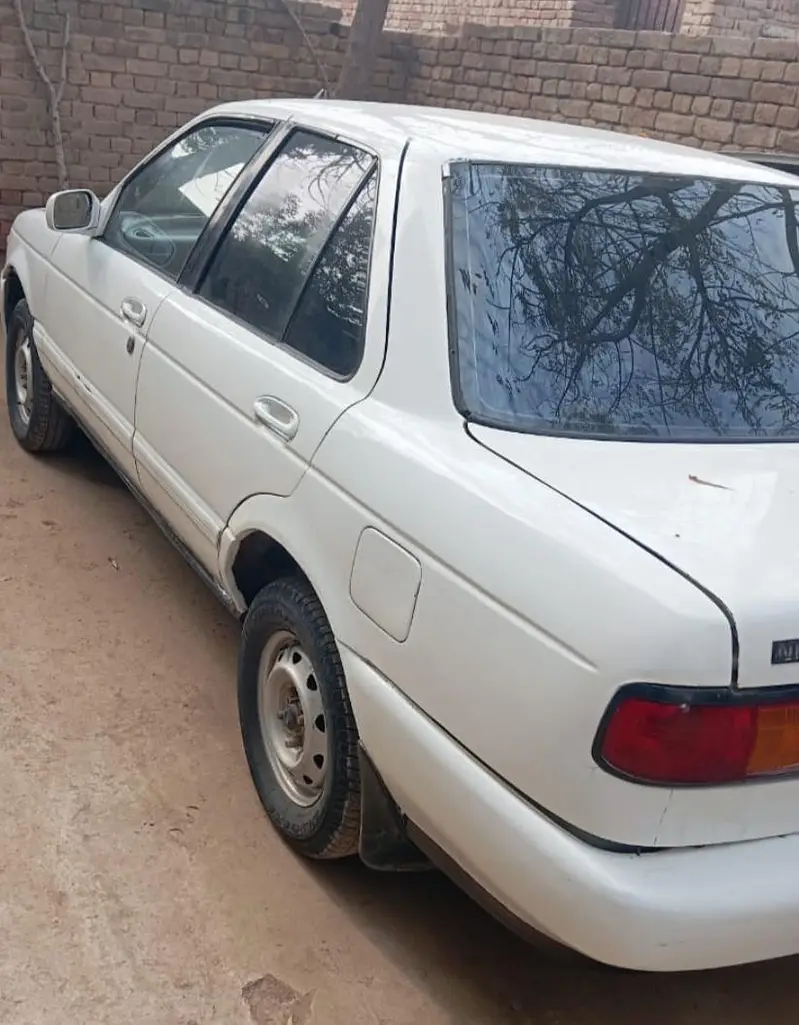 Nissan Sunny 1993