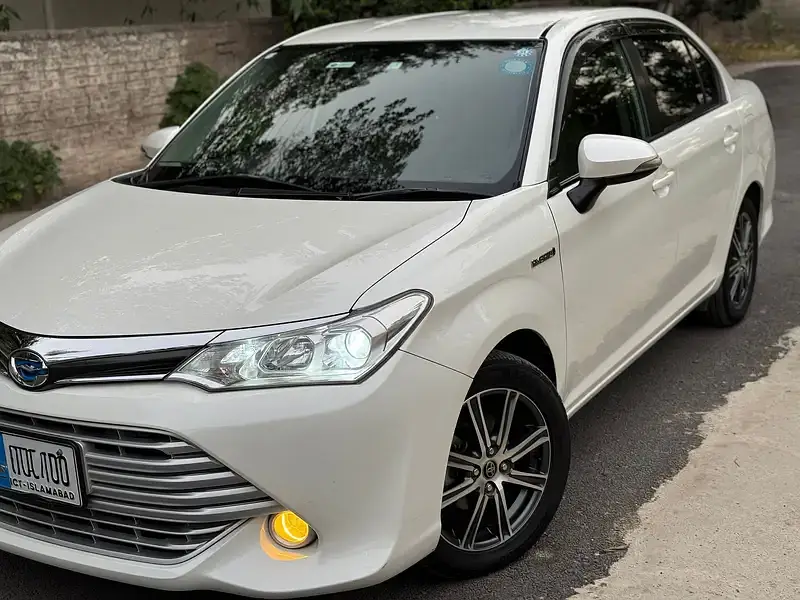 Toyota Corolla Axio 2016