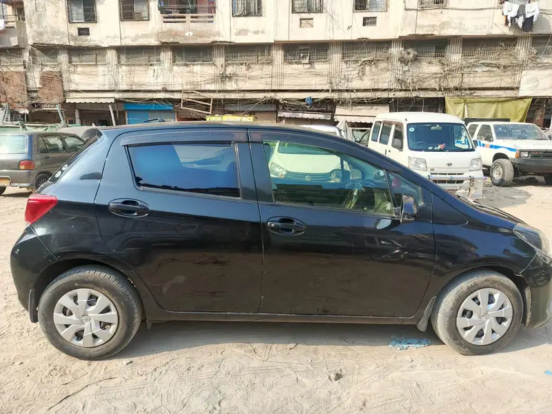 Toyota Vitz 2015