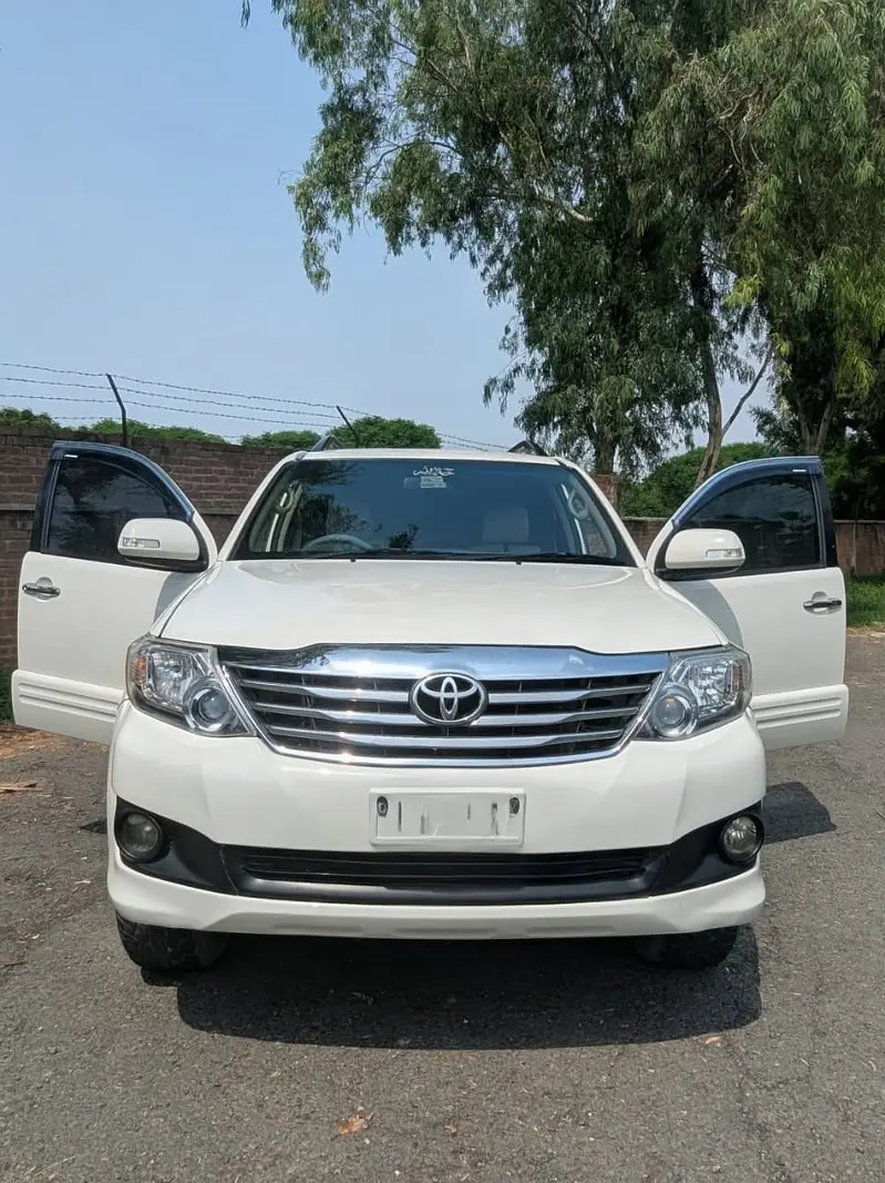 Toyota Fortuner 2013