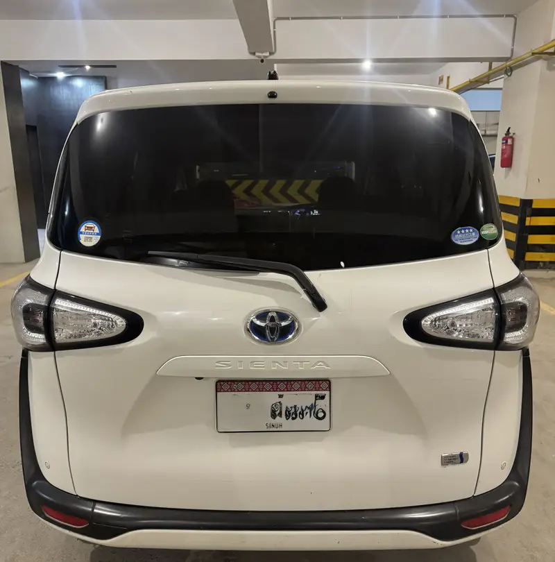 Toyota Sienta 2018