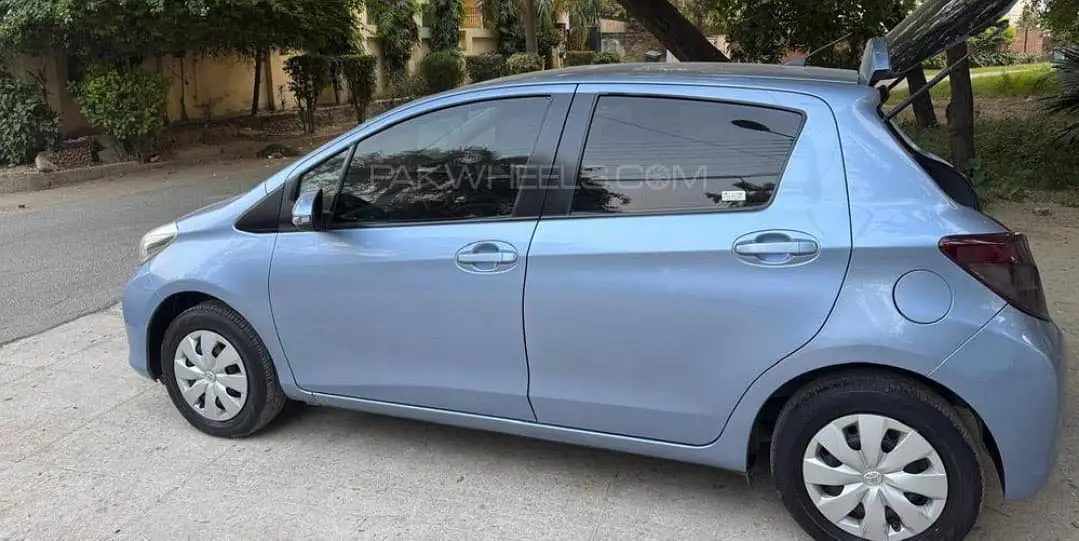 Toyota Vitz 2015